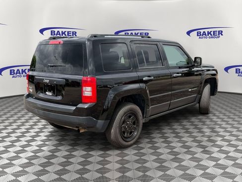 Used 2017 Jeep Patriot Sport AWD/4WD image 2