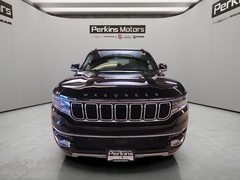 Used 2023 Jeep Wagoneer Series III w/ Preferred Equipment Group AWD/4WD image 8