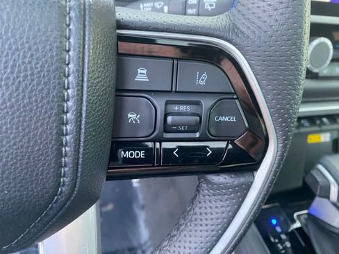 Certified 2023 Toyota Sequoia Platinum image 24