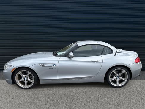 Used 2014 BMW Z4 sDrive28i image 2