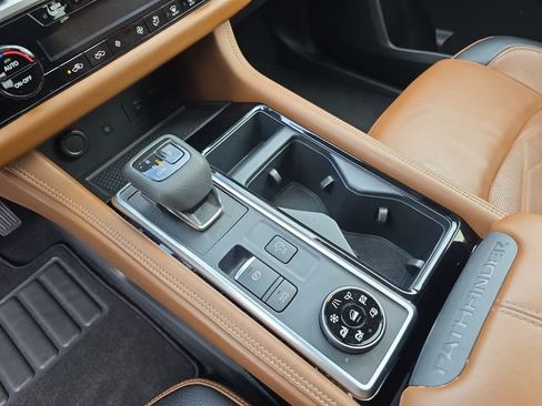 Used 2022 Nissan Pathfinder Platinum w/ Cargo Package image 27