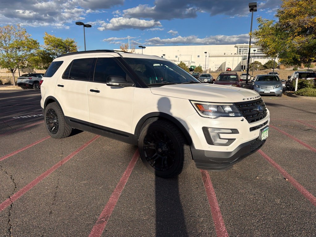 Used 2016 Ford Explorer Sport w/ Equipment Group 401A AWD/4WD image 2
