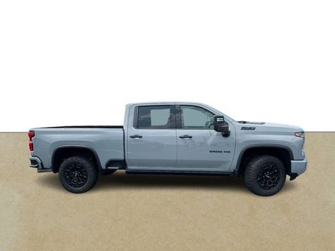 Used 2024 Chevrolet Silverado 2500 LTZ w/ LTZ Plus Package AWD/4WD image 2