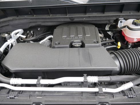 Certified 2025 Chevrolet Silverado 1500 LT AWD/4WD image 9