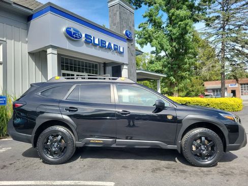 Used 2022 Subaru Outback Wilderness image 2