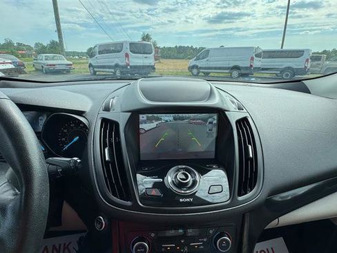 Used 2019 Ford Escape Titanium image 40