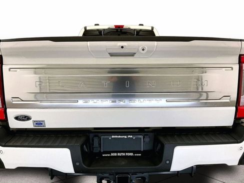 Certified 2025 Ford F450 Platinum w/ Platinum Plus Package AWD/4WD image 4