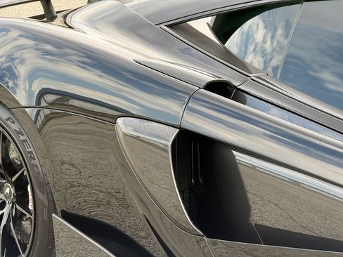 Used 2019 McLaren 600LT RWD image 35