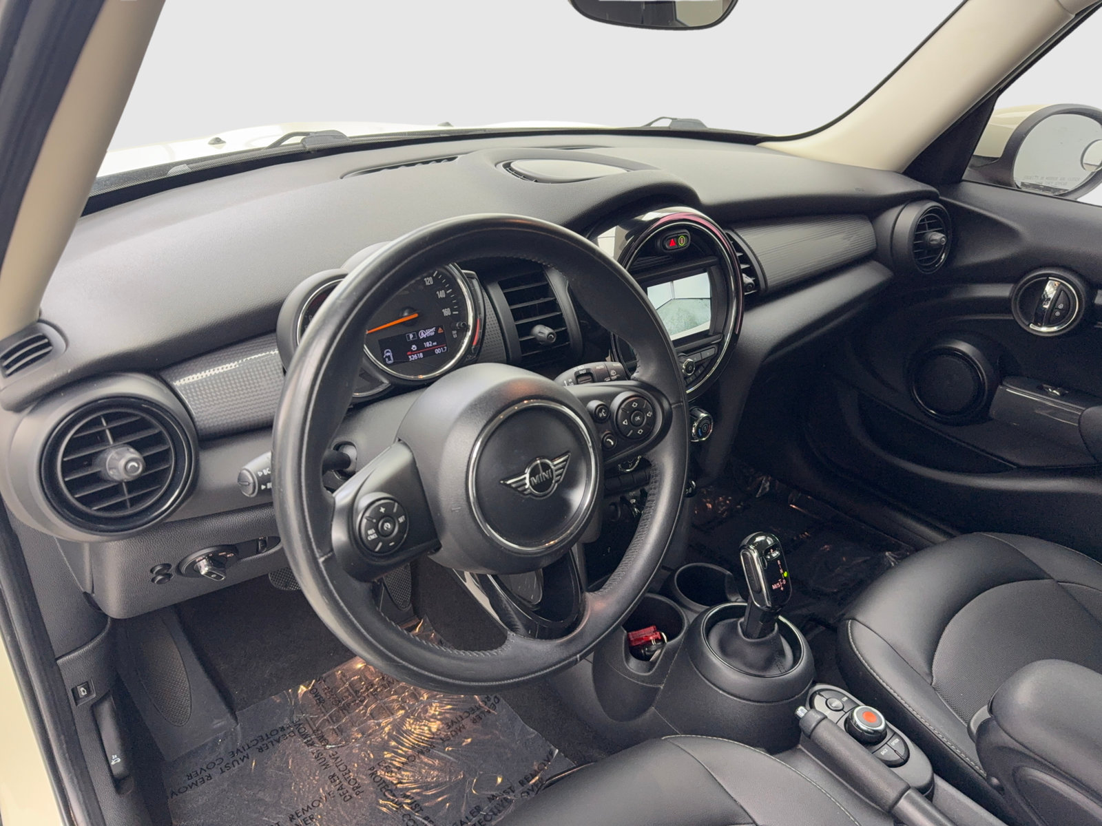 Used 2020 MINI Cooper 4-Door Hardtop FWD image 28