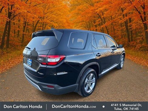 Used 2025 Honda Pilot EX-L image 4