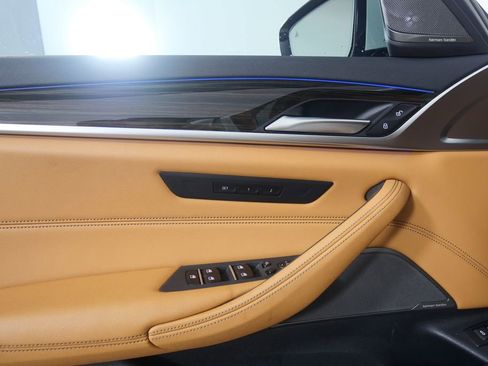 Used 2023 BMW 530i w/ M Sport Package image 8