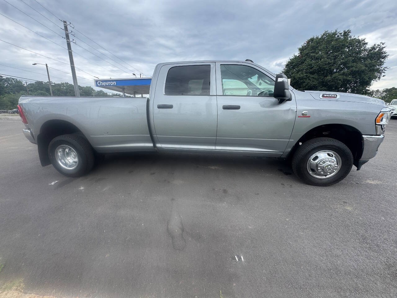 Used 2024 RAM 3500 Tradesman w/ Towing Technology Group AWD/4WD image 7