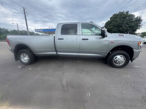 Used 2024 RAM 3500 Tradesman w/ Towing Technology Group AWD/4WD image 7