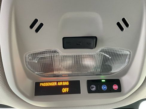 Used 2025 Chevrolet Trax LT image 29