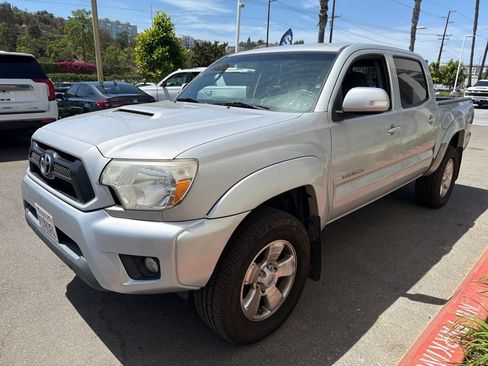 Used 2012 Toyota Tacoma PreRunner w/ TRD Sport Pkg RWD image 2