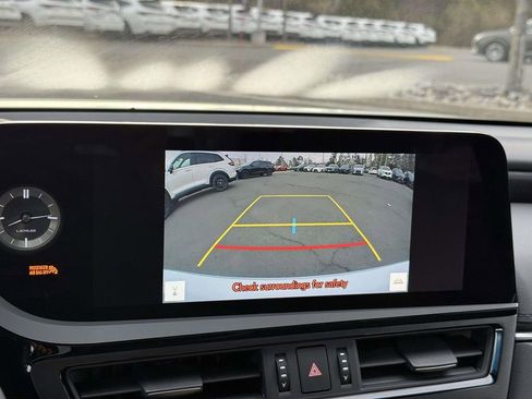 Used 2025 Lexus ES 350 Premium w/ Premium Package image 12