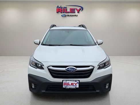 Used 2022 Subaru Outback Premium image 8
