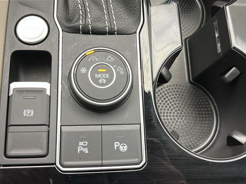 Used 2023 Volkswagen Atlas SEL Premium AWD/4WD image 23