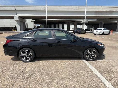 Used 2023 Hyundai Elantra Limited FWD image 5