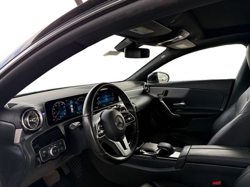Used 2020 Mercedes-Benz CLA 250 image 7