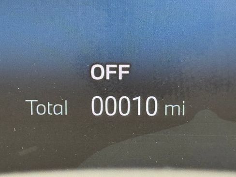 Used 2026 BMW iX xDrive60 image 15