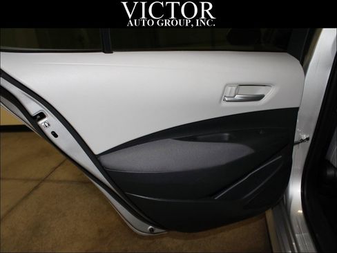 Used 2020 Toyota Corolla LE FWD image 25