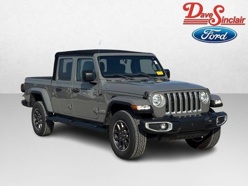 Used 2022 Jeep Gladiator Overland w/ Cold Weather Group AWD/4WD image 4