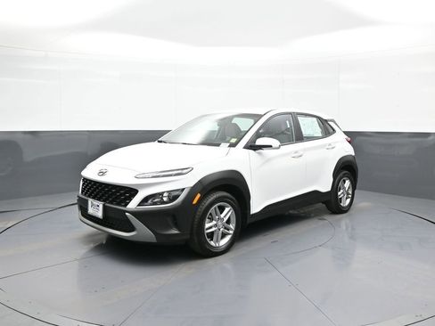 Certified 2023 Hyundai Kona SE w/ Cargo Package AWD/4WD image 10