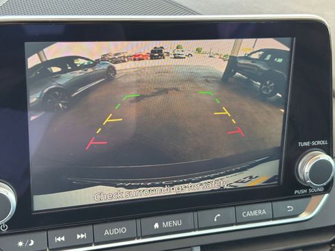 Used 2025 Nissan Altima 2.5 SV FWD image 24