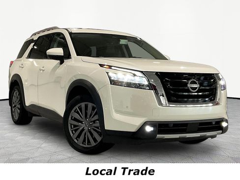 Used 2023 Nissan Pathfinder SL w/ SL Premium Package AWD/4WD image 3