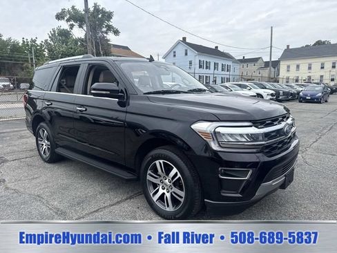 Used 2024 Ford Expedition Limited AWD/4WD image 2