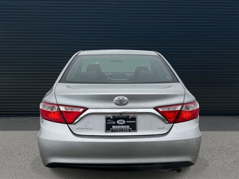 Used 2017 Toyota Camry LE image 6
