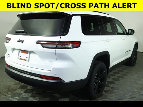 New 2025 Jeep Grand Cherokee L Altitude image 10
