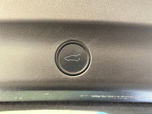 Used 2021 Tesla Model Y Long Range image 15