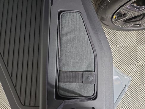 Used 2024 Rivian R1T Adventure AWD/4WD image 32