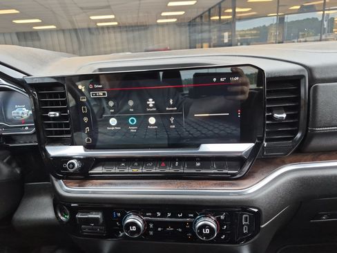 Used 2023 GMC Sierra 1500 SLT w/ SLT Convenience Package AWD/4WD image 41