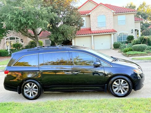 Used 2014 Honda Odyssey Touring Elite image 12