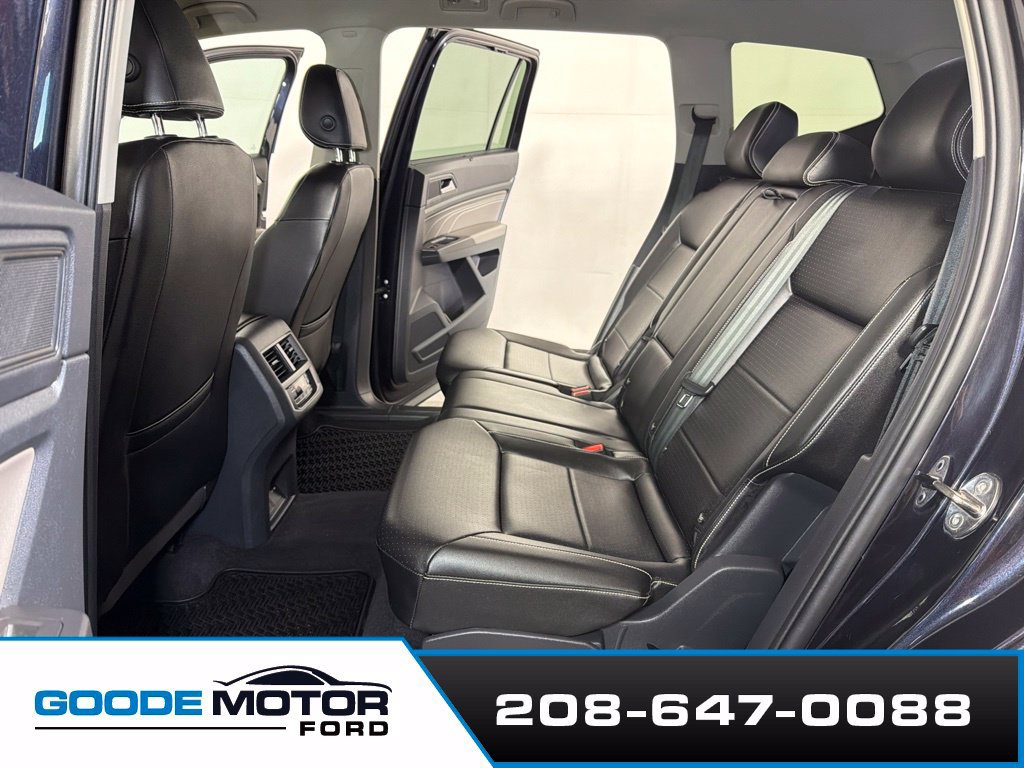 Used 2023 Volkswagen Atlas SEL AWD/4WD image 13