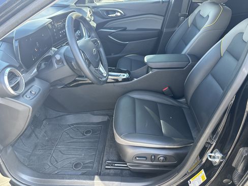 Used 2024 Chevrolet Trax ACTIV w/ Sunroof Package image 7