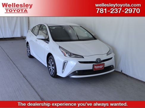 Used 2019 Toyota Prius LE AWD/4WD image 1