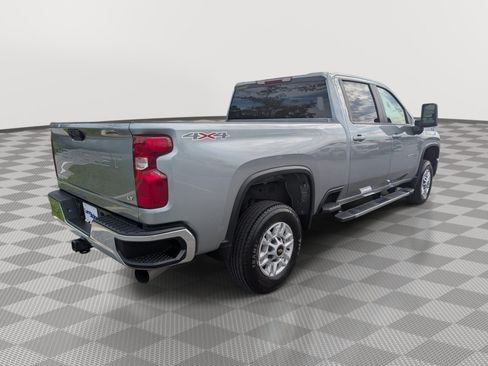 Used 2025 Chevrolet Silverado 2500 LT w/ Convenience Package AWD/4WD image 5