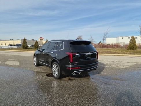 Used 2022 Cadillac XT6 Premium Luxury image 7