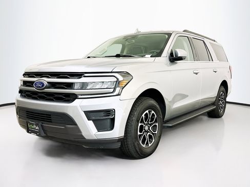 Used 2024 Ford Expedition Max XLT image 3