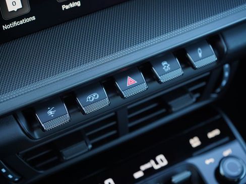 Used 2025 Porsche 911 Carrera image 20