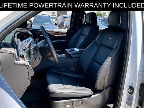Used 2024 Cadillac Escalade Luxury RWD image 32