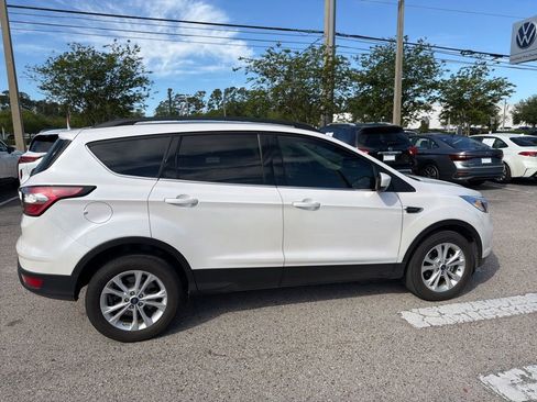 Used 2018 Ford Escape SE w/ SE Sync 3 Package image 14