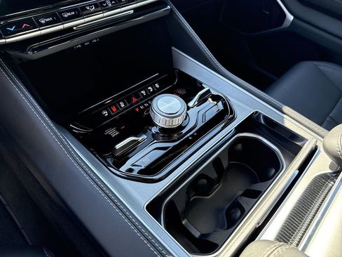 New 2026 Jeep Grand Wagoneer Limited AWD/4WD image 24
