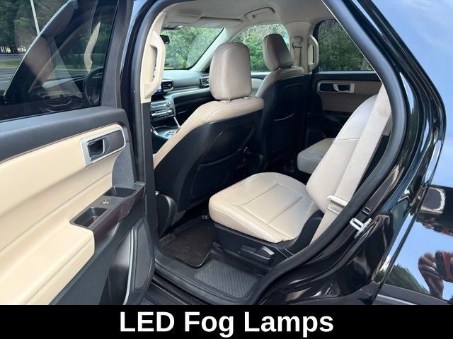 Used 2020 Ford Explorer XLT w/ Equipment Group 202A AWD/4WD image 16