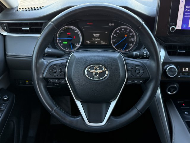 Used 2023 Toyota Venza LE AWD/4WD image 11