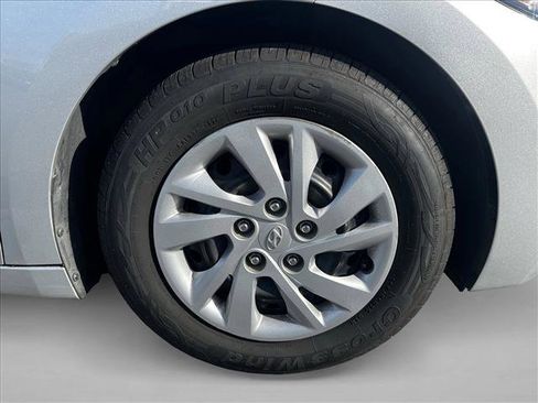 Used 2018 Hyundai Elantra SE w/ SE Connectivity Package 04 image 25